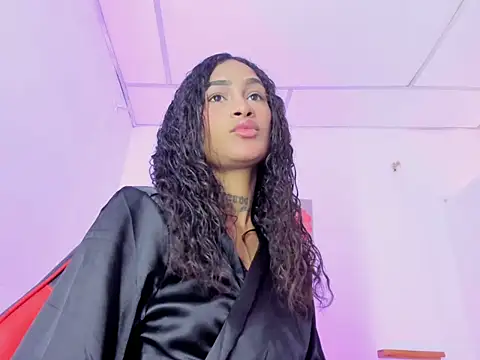 Snapshot of lyanablucs1 chatting on December 20, 12:52 pm lyanablucs1 online show from December 20, 12:52 pm