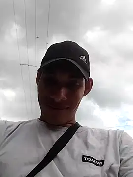 Snapshot of gingavi chatting on May 22, 7:01 pm gingavi online show from May 22, 7:01 pm