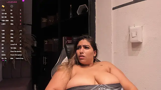 AmbarBrownn  online show from March 23, 9:03 pm