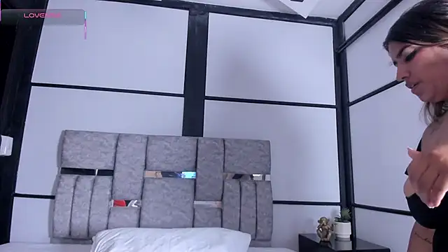 AmbarBrownn  online show from February 6, 9:00 pm