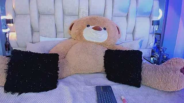  PaulinaDoll  online show from March 28, 3:51 am