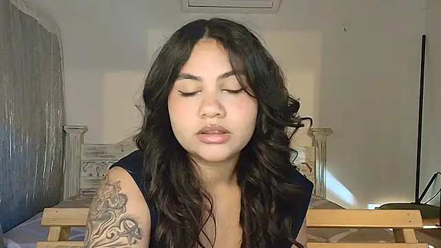 Snapshot of DaViruzz chatting on January 9, 1:12 am DaViruzz online show from January 9, 1:12 am