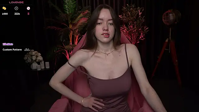 Velouraa online show from March 1, 10:10 pm