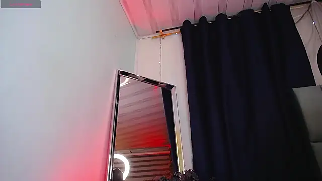 Emilyy05  online show from March 25, 1:28 am