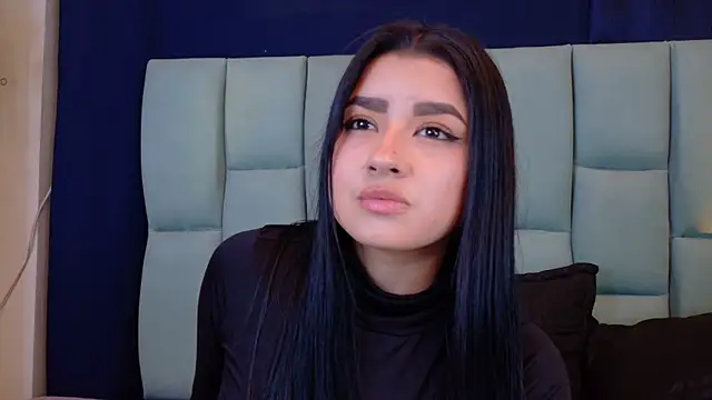 Snapshot of Emilyy05_ chatting on July 17, 11:46 pm Emilyy05 online show from July 17, 11:46 pm