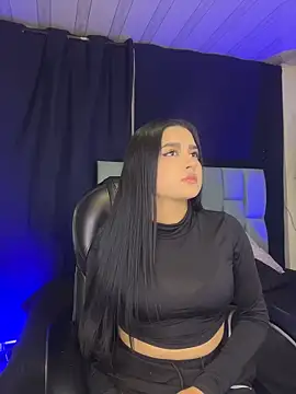 Snapshot of Emilyy05_ chatting on June 12, 12:52 am Emilyy05 online show from June 12, 12:52 am