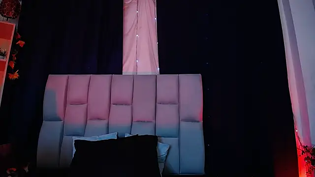 Emilyy05  online show from February 5, 1:12 am