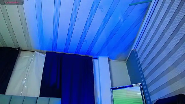 Emilyy05  online show from December 21, 3:41 am