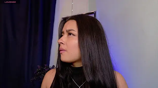 Emilyy05  online show from April 2, 1:35 am