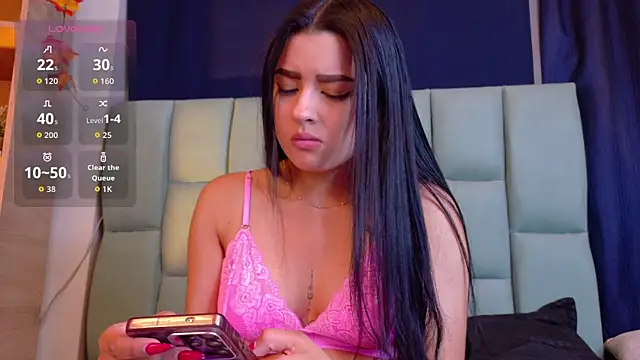 Snapshot of Emilyy05_ chatting on July 11, 1:17 am Emilyy05 online show from July 11, 1:17 am