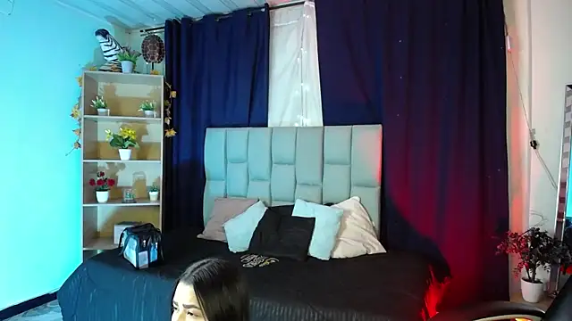 Emilyy05  online show from January 6, 3:10 am