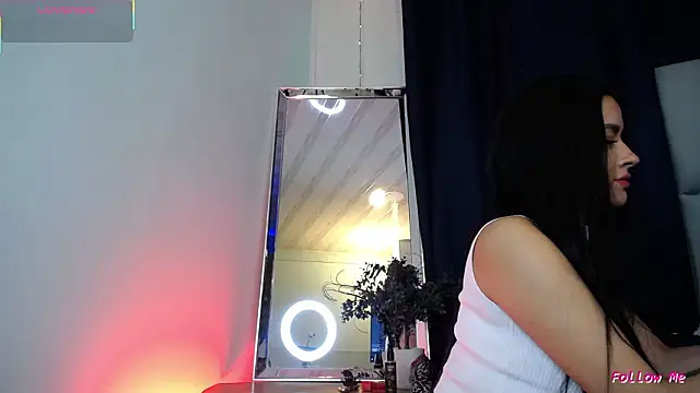 Emilyy05  online show from March 6, 1:00 am