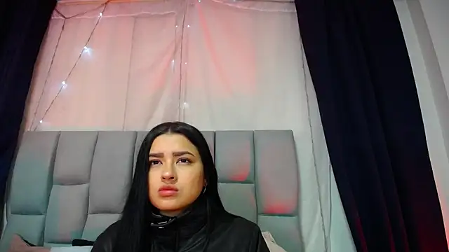 Emilyy05  online show from January 11, 3:13 am