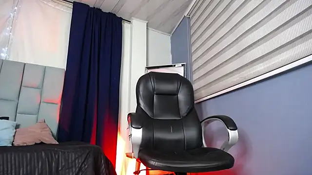 Emilyy05  online show from January 18, 3:10 am