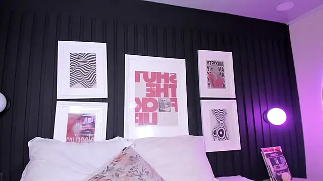 leslie thompson online show from January 14, 7:50 pm