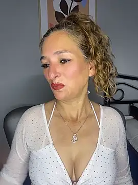JennaMilf  online show from May 11, 6:05 pm