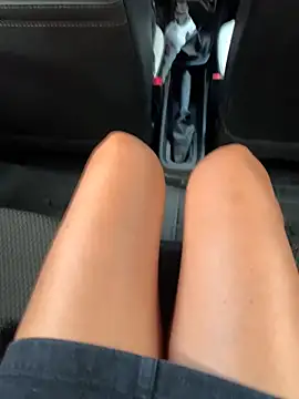 Snapshot of bety13 chatting on February 24, 9:32 am bety13 online show from February 24, 9:32 am