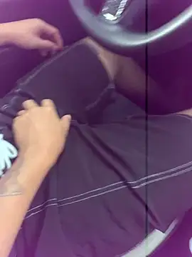 Snapshot of bety13 chatting on February 22, 9:33 am bety13 online show from February 22, 9:33 am