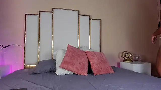 Niky Thomson online show from January 14, 7:17 pm