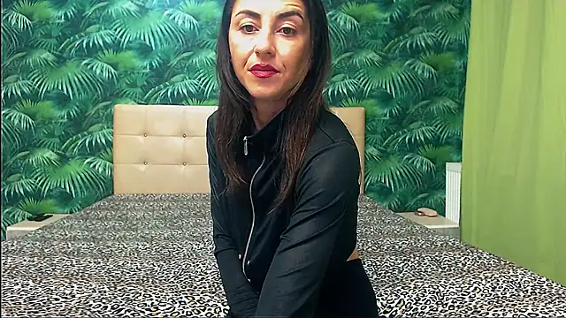 Snapshot of Stella_John chatting on February 3, 5:29 am Stella John online show from February 3, 5:29 am