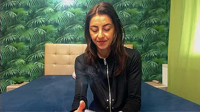 Snapshot of Stella_John chatting on February 13, 7:35 am Stella John online show from February 13, 7:35 am