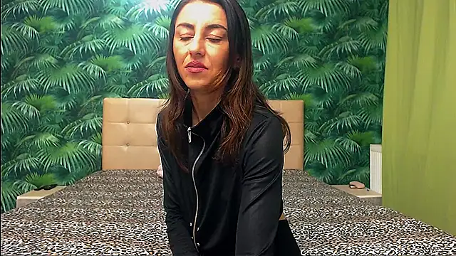 Snapshot of Stella_John chatting on January 28, 5:43 am Stella John online show from January 28, 5:43 am