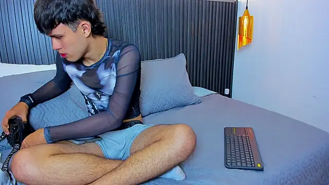 Liam rosse18  online show from December 20, 7:50 pm