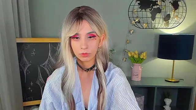 lesilos online show from March 26, 1:48 am