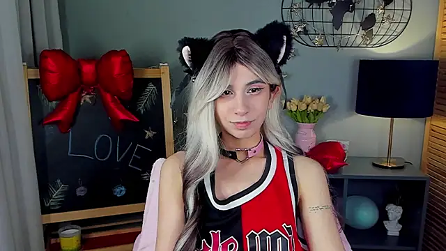 lesilos online show from February 16, 1:26 am