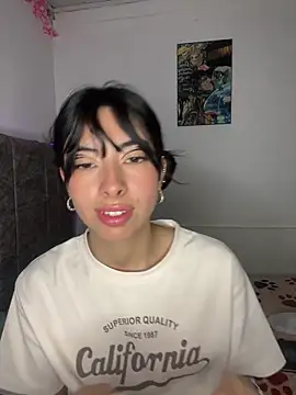 Snapshot of junorise23 chatting on February 17, 4:32 am junorise23 online show from February 17, 4:32 am