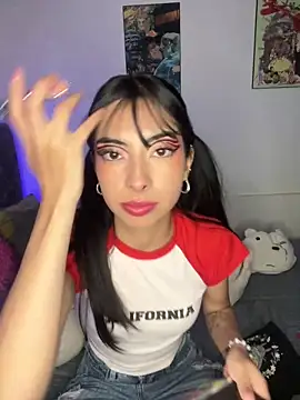 junorise23 online show from March 27, 3:37 am