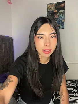 junorise23 online show from March 7, 3:35 am