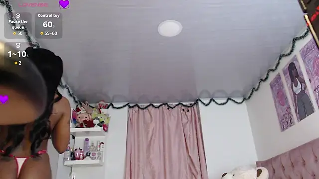 Snapshot of violett_brown9 chatting on June 7, 6:40 am violett brown9 online show from June 7, 6:40 am