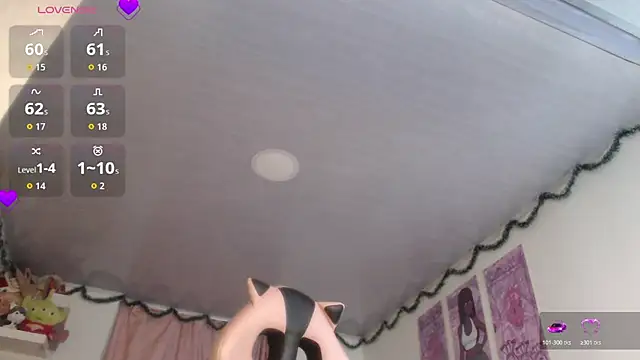 Snapshot of violett_brown9 chatting on July 1, 3:51 am violett brown9 online show from July 1, 3:51 am
