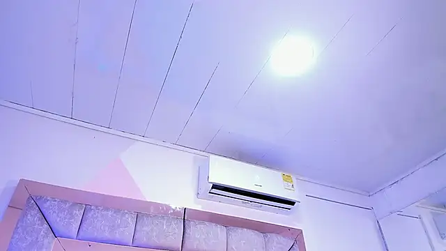 Snapshot of nora_zap chatting on January 10, 7:42 pm nora zap online show from January 10, 7:42 pm