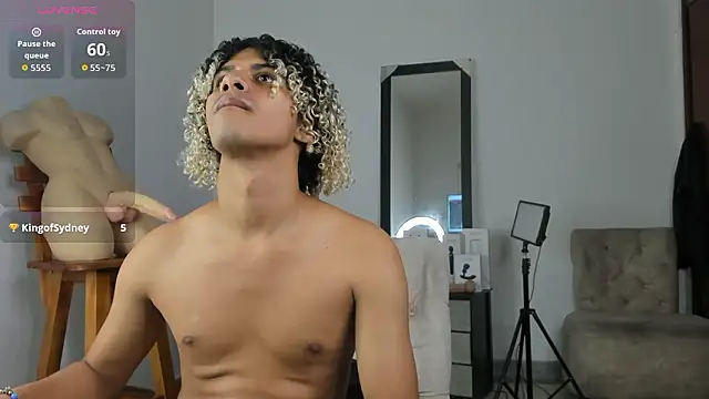 Victor LatinBoy online show from March 30, 10:17 am