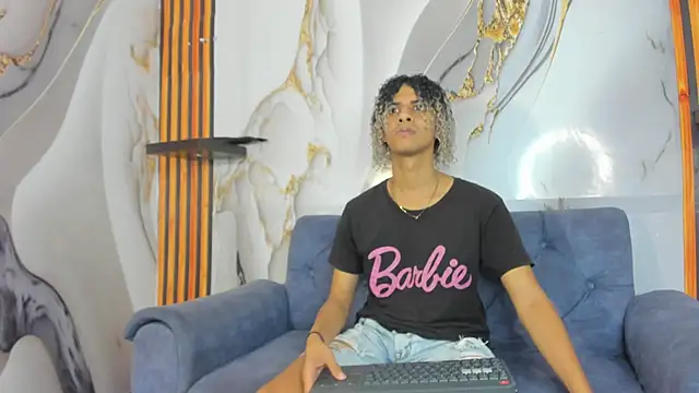 Victor LatinBoy online show from December 21, 5:36 pm