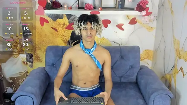 Victor LatinBoy online show from February 17, 3:04 am