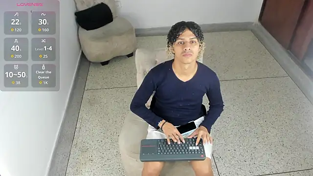 Victor LatinBoy online show from March 14, 3:01 am