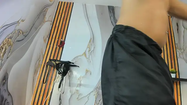 Victor LatinBoy online show from January 7, 11:59 am