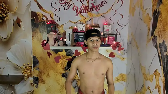 Victor LatinBoy online show from February 12, 3:39 am