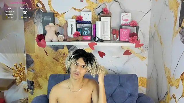 Victor LatinBoy online show from February 18, 3:26 am