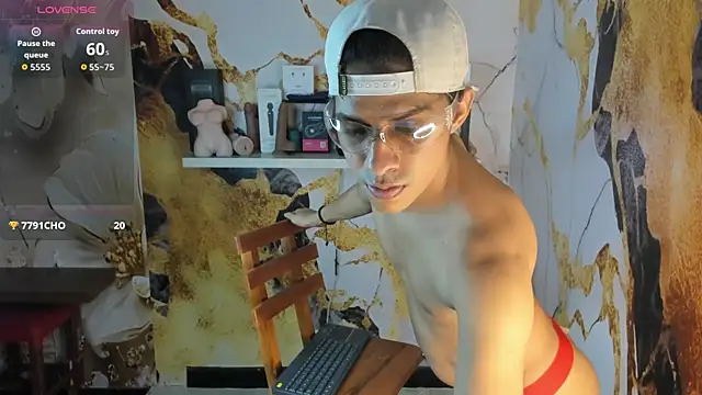 Victor LatinBoy online show from March 2, 5:08 am