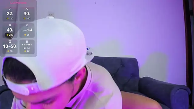 Victor LatinBoy online show from April 4, 1:06 pm