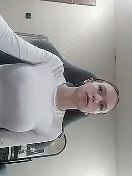 Yzi online show from December 22, 8:36 am