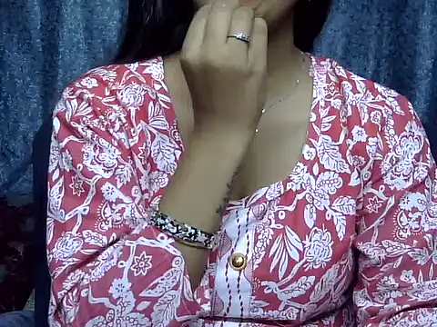 cute Dirty Diva online show from May 5, 2:20 pm