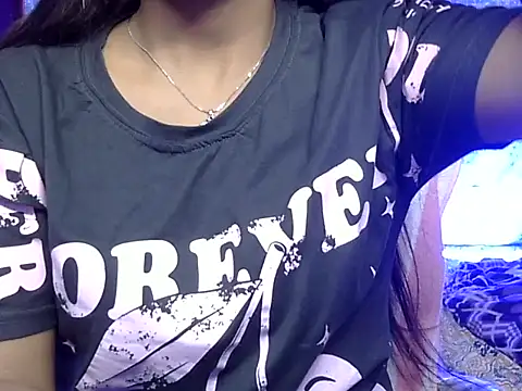 cute Dirty Diva online show from March 22, 5:25 pm