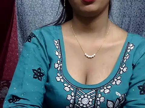 cute Dirty Diva online show from April 4, 3:40 pm