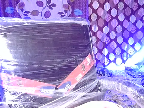 cute Dirty Diva online show from February 18, 3:30 pm