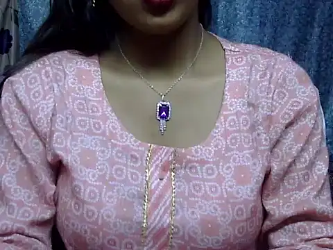cute Dirty Diva online show from May 26, 3:32 pm